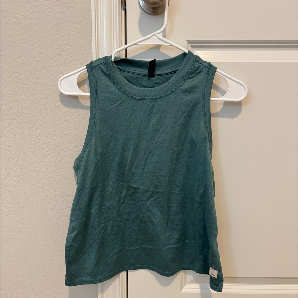 Vuori energy top tank top size M